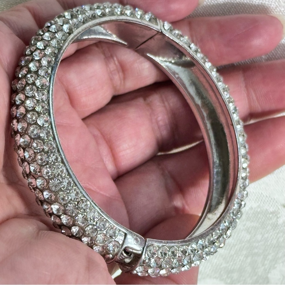 Dazzling Silver Rhinestone Bracelet 6 Rows of Sparkling Cut Stones 6.75-7.5 4370